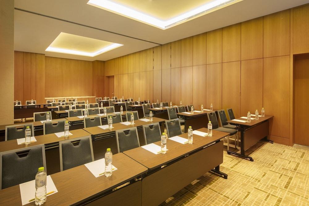 Hilton Garden Inn Ningbo Eksteriør bilde
