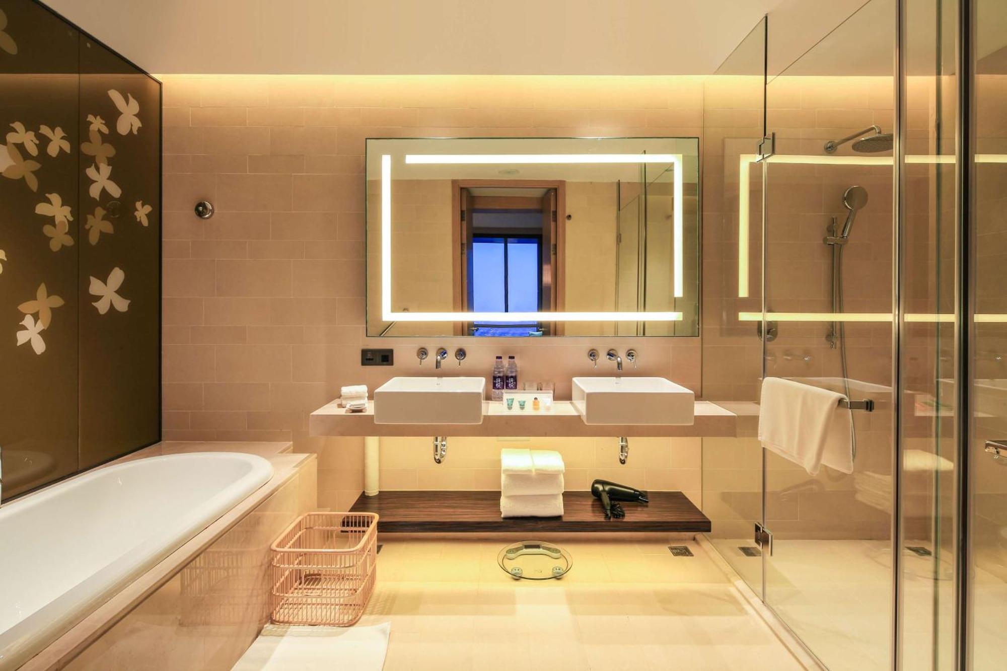 Hilton Garden Inn Ningbo Eksteriør bilde